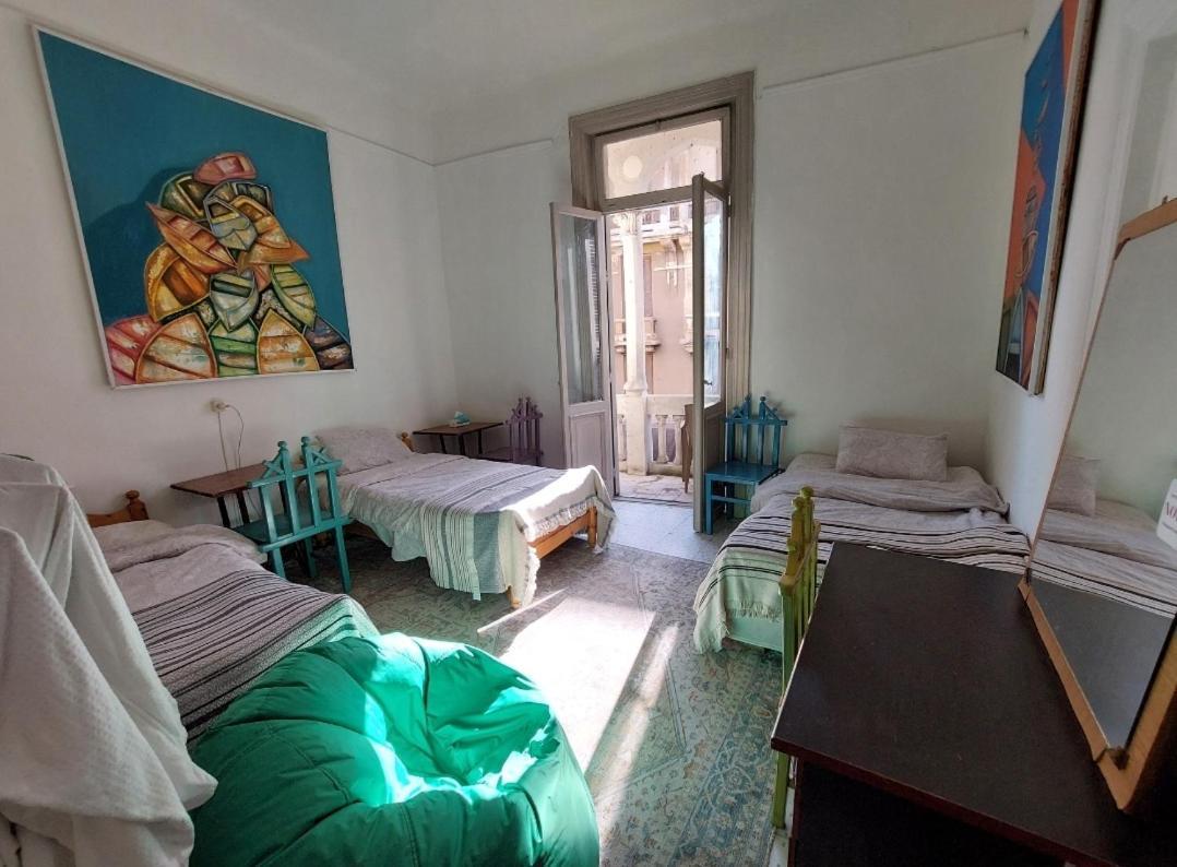 Arab Hostel, Welcoming All Solo And Groups Travellers But, Unmarried Couples Not Allowed อเล็กซานเดรีย ภายนอก รูปภาพ