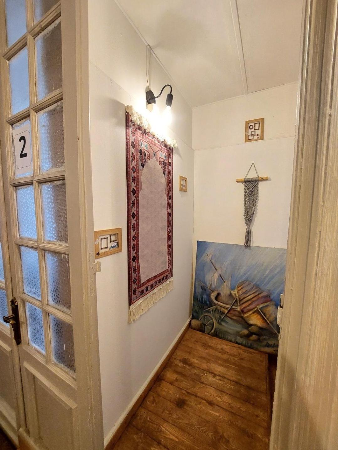 Arab Hostel, Welcoming All Solo And Groups Travellers But, Unmarried Couples Not Allowed อเล็กซานเดรีย ภายนอก รูปภาพ