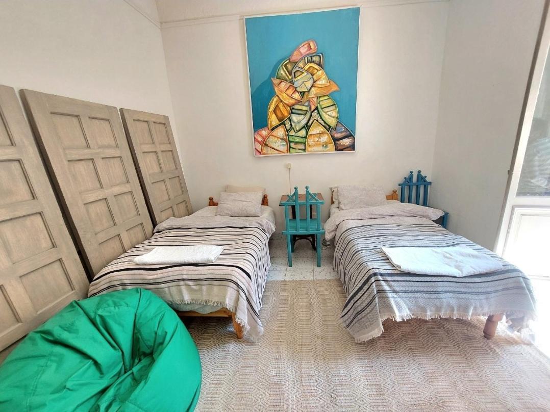 Arab Hostel, Welcoming All Solo And Groups Travellers But, Unmarried Couples Not Allowed อเล็กซานเดรีย ภายนอก รูปภาพ