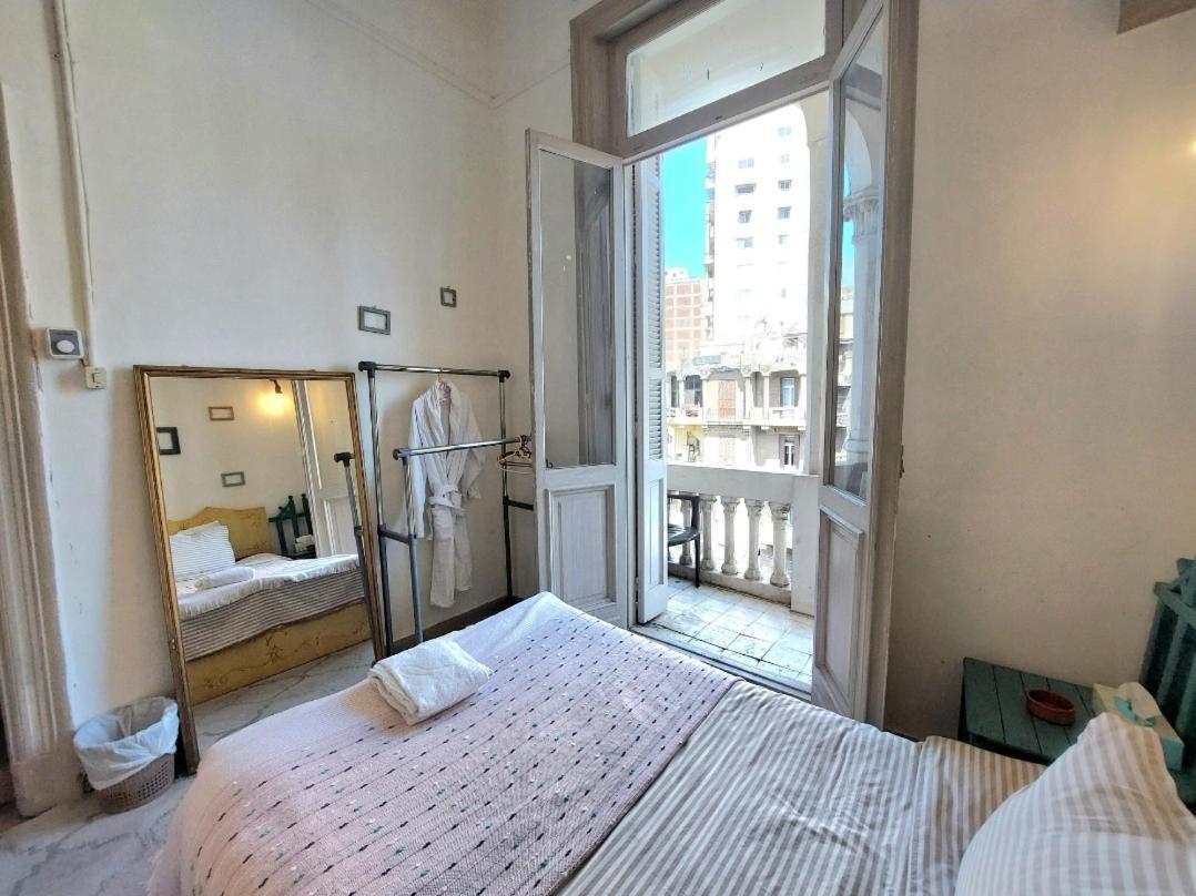 Arab Hostel, Welcoming All Solo And Groups Travellers But, Unmarried Couples Not Allowed อเล็กซานเดรีย ภายนอก รูปภาพ