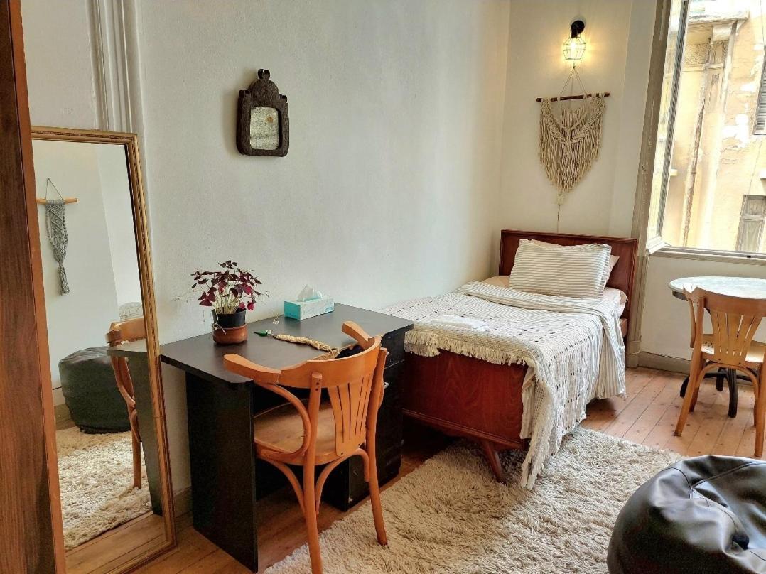 Arab Hostel, Welcoming All Solo And Groups Travellers But, Unmarried Couples Not Allowed อเล็กซานเดรีย ภายนอก รูปภาพ