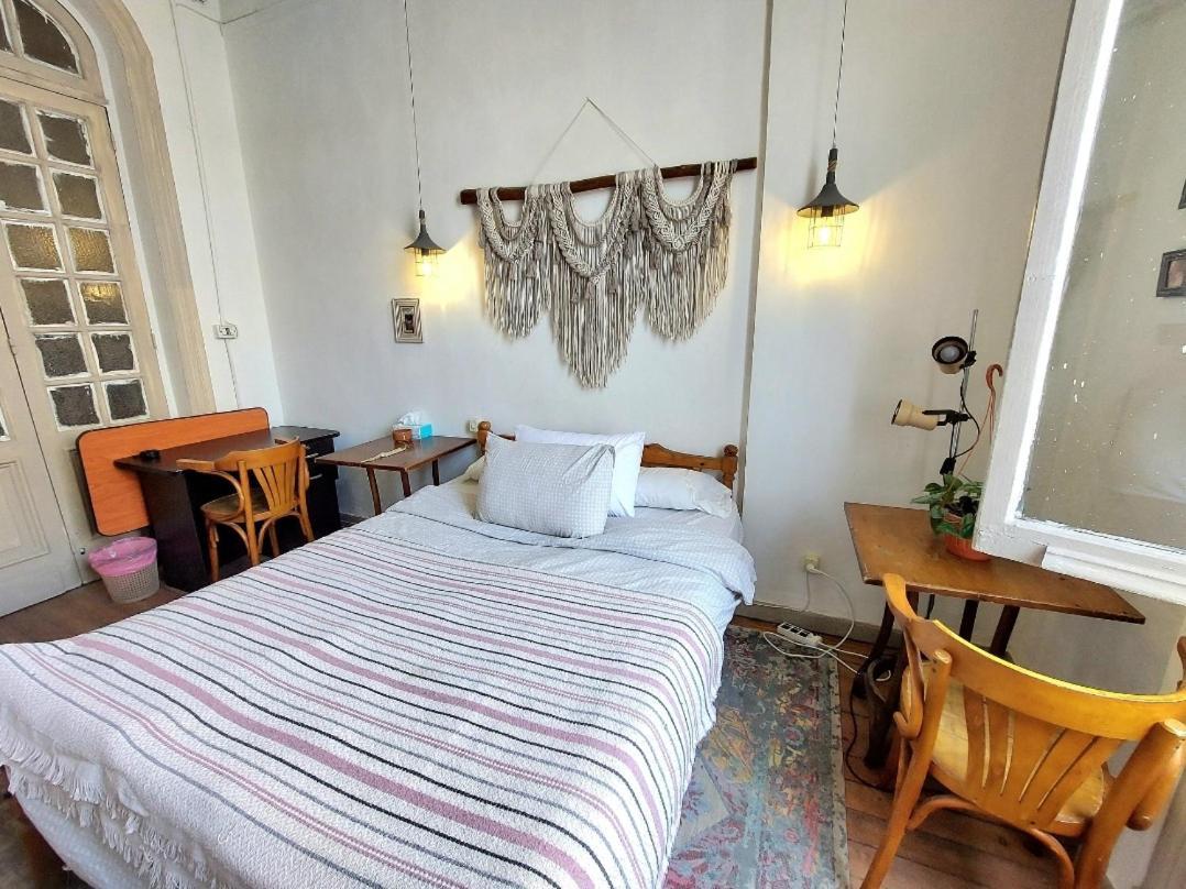 Arab Hostel, Welcoming All Solo And Groups Travellers But, Unmarried Couples Not Allowed อเล็กซานเดรีย ภายนอก รูปภาพ