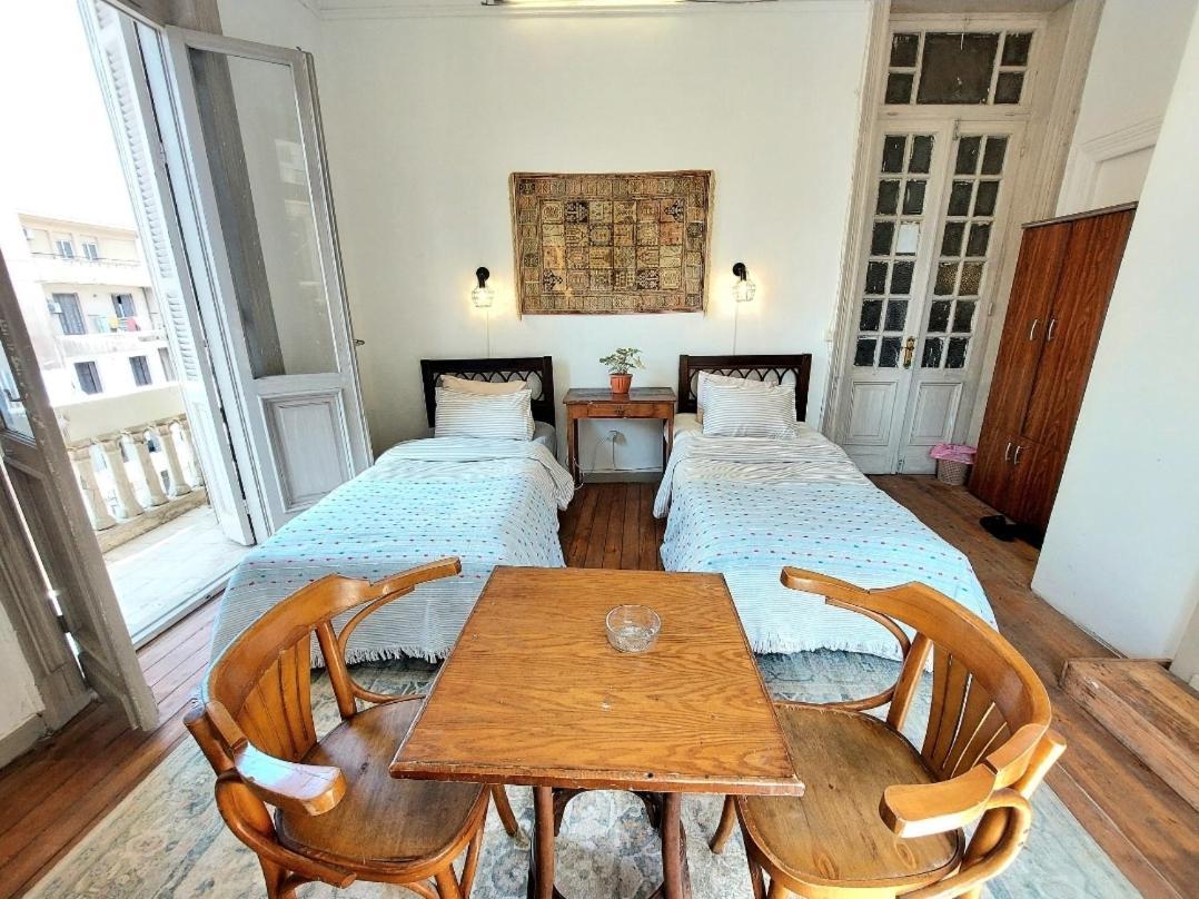 Arab Hostel, Welcoming All Solo And Groups Travellers But, Unmarried Couples Not Allowed อเล็กซานเดรีย ภายนอก รูปภาพ
